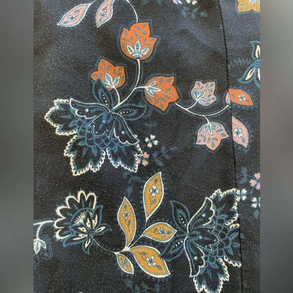 Maurices Black Floral Long Sleeve Blouse with Neck Cutout - Size L - Picture 13 of 14